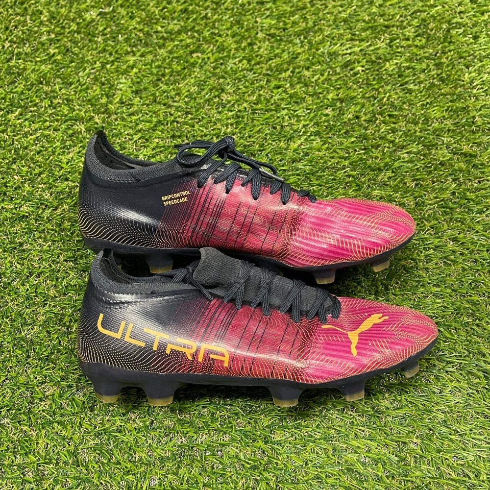 Puma Ultra FG/AG soccer cleats, men’s size 7 (UK 6, EUR 39)